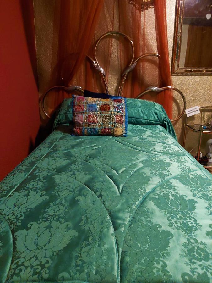 Alicante Room And Gayfriendly מראה חיצוני תמונה