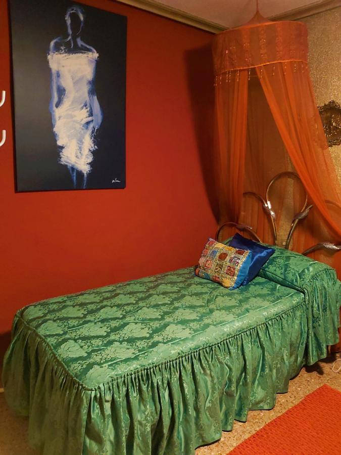 Alicante Room And Gayfriendly מראה חיצוני תמונה